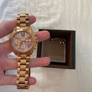 WORN TWICE Rose Gold Micheal Kors Watch in Rose Gold